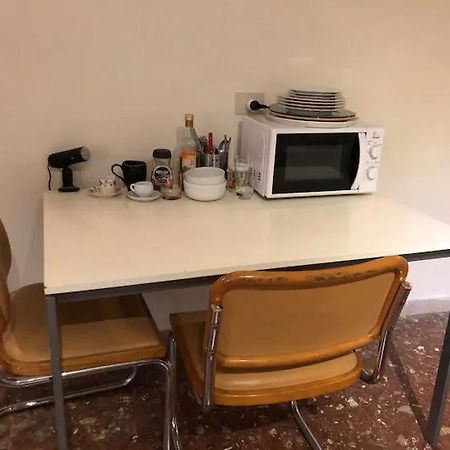 Ampio Monolocale Nel Cuore Della Citta Rome Luaran gambar