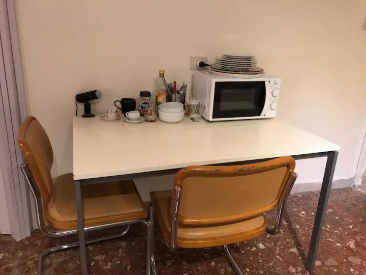 Ampio Monolocale Nel Cuore Della Citta Rome Luaran gambar